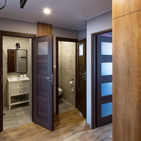 Uroczy, Komfortowy Dla 6 Osob - *